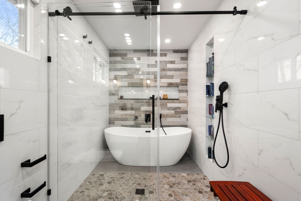 Natick, Massachusetts 01760, United States, 4 Bedrooms Bedrooms, ,3 BathroomsBathrooms,Residential,Active,174253