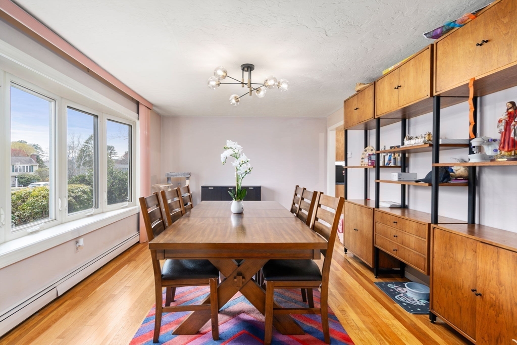 Natick, Massachusetts 01760, United States, 4 Bedrooms Bedrooms, ,3 BathroomsBathrooms,Residential,Active,174253