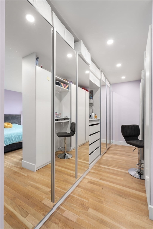 Natick, Massachusetts 01760, United States, 4 Bedrooms Bedrooms, ,3 BathroomsBathrooms,Residential,Active,174253