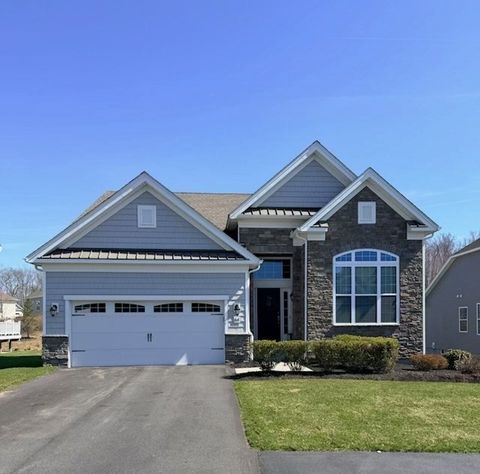 64 Pine Tree Dr 64 Methuen MA 01844