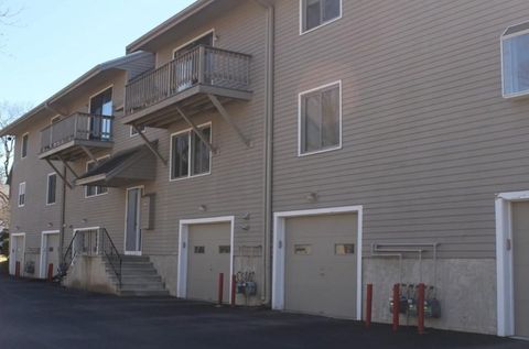 125 Chapin Rd 2E Hudson MA 01749