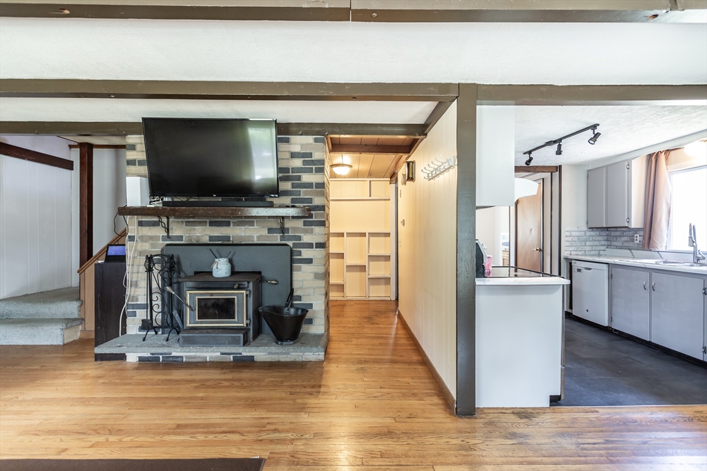 4 Gardner Ave