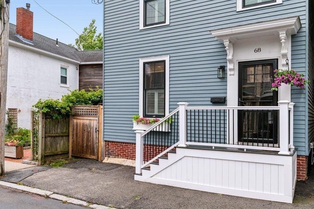 68 Milk St