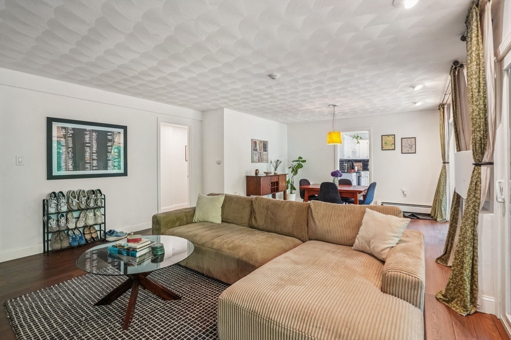 90 Farrwood Ave 1