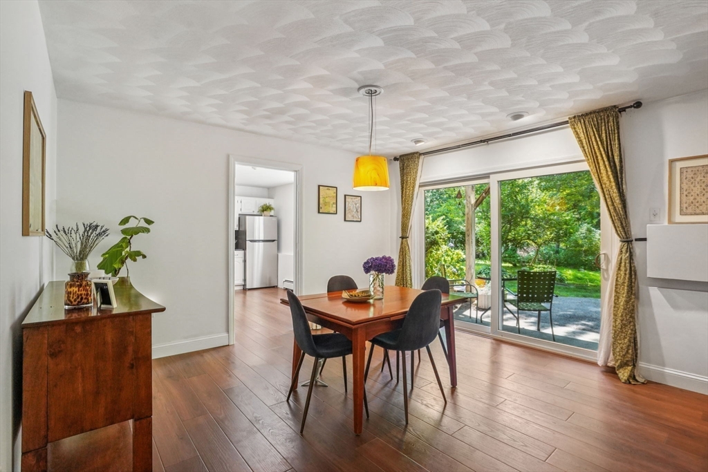 90 Farrwood Ave 1