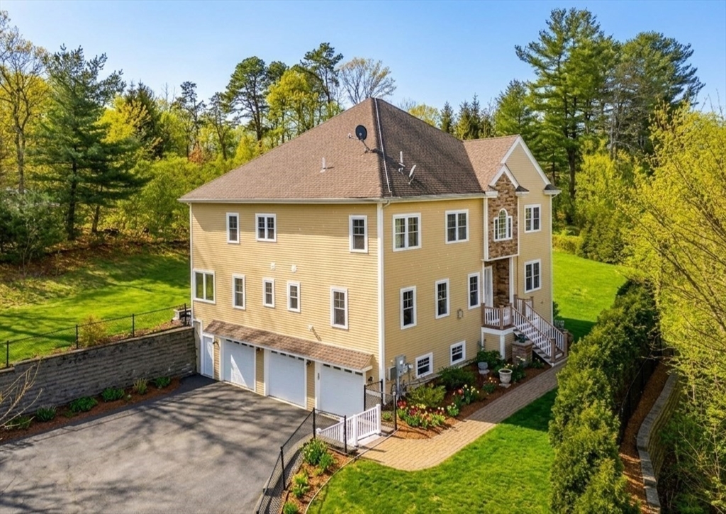 98R Walnut Street