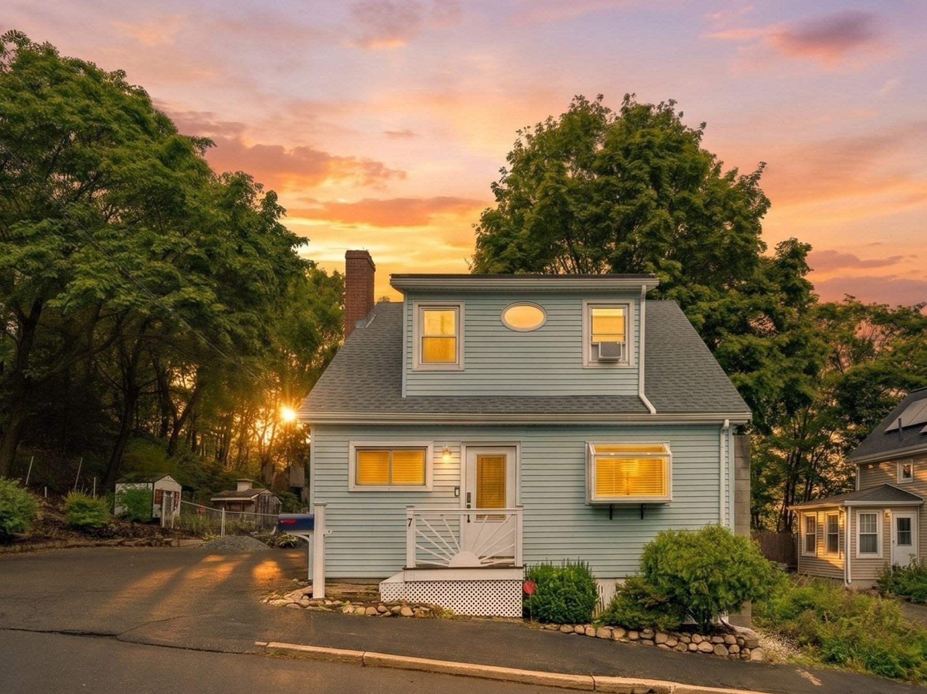 Photo of 7 Lawndale Ave, Saugus, MA