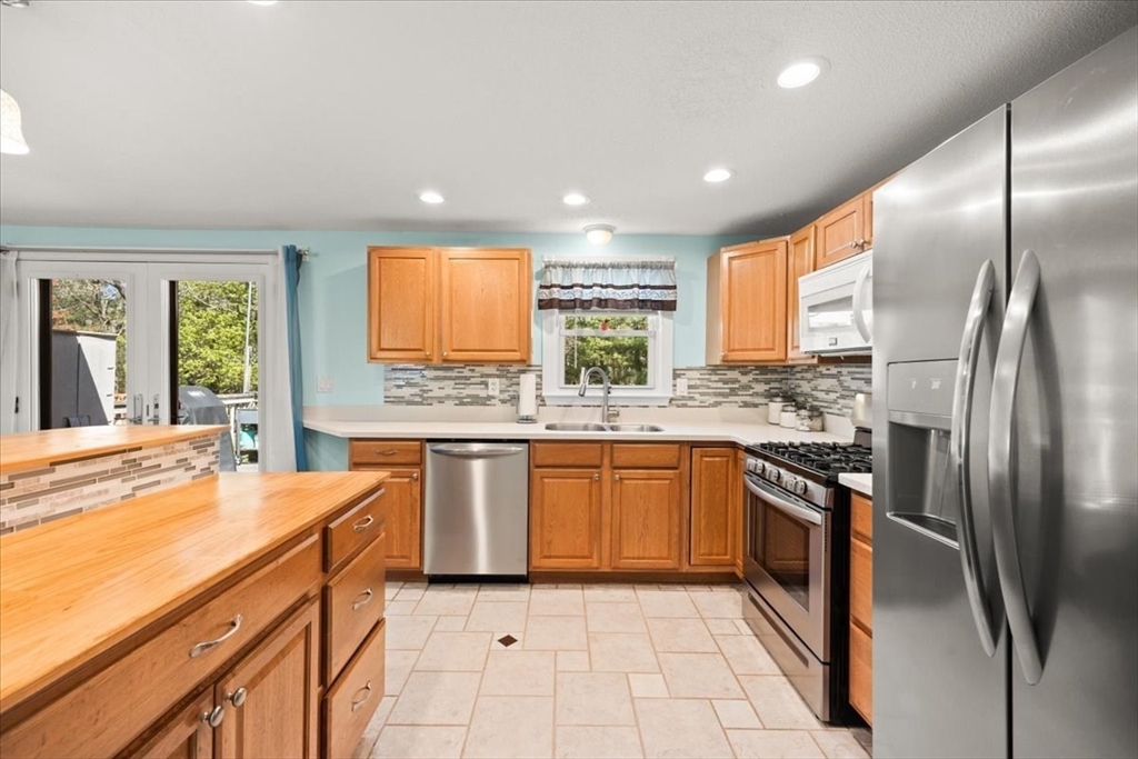 67 Fosdick Rd, Carver, MA Photo #13