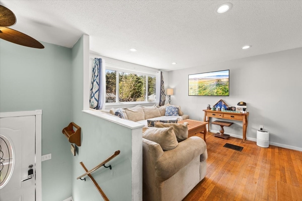 67 Fosdick Rd, Carver, MA Photo #4