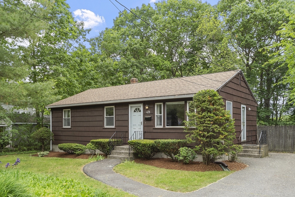 471 Lowell St