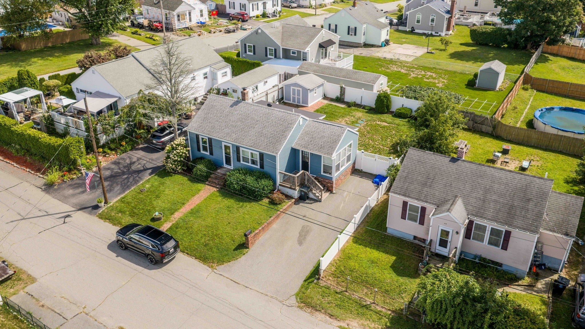 38 Little Neck Ave