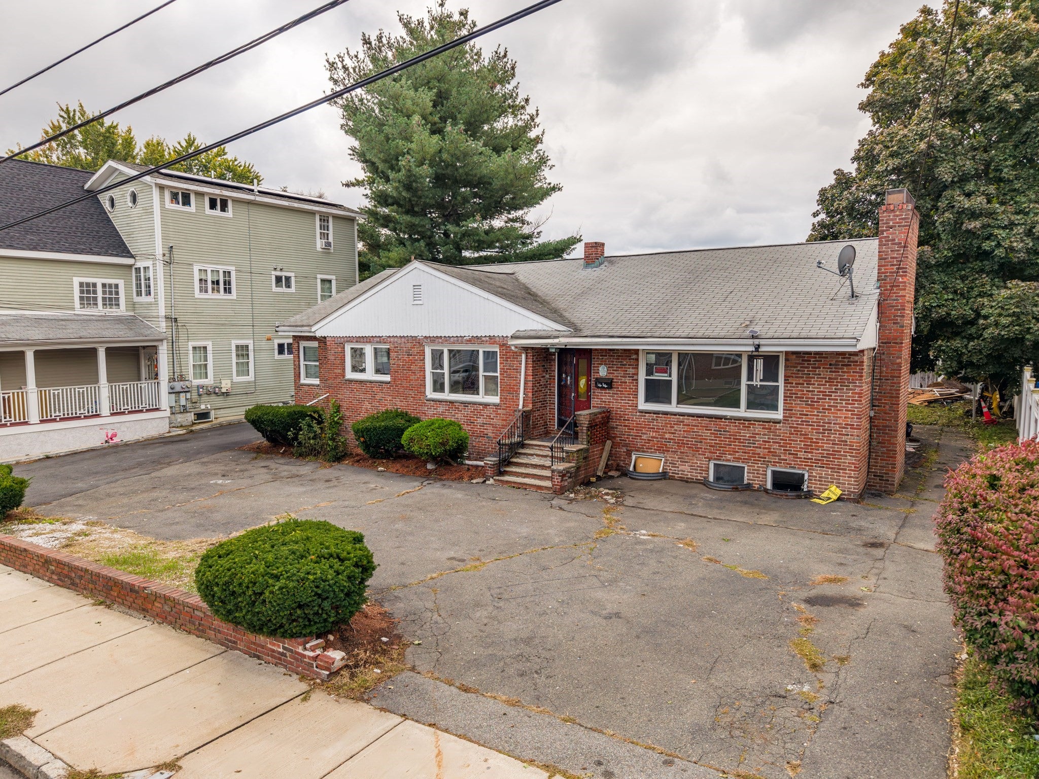 44 Essex St