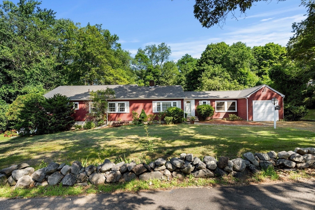 10 Maple St