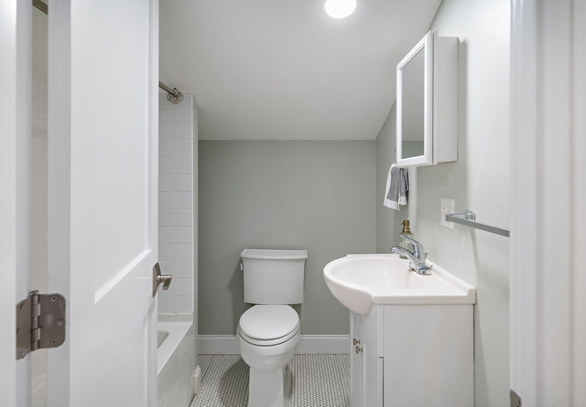 32 Oakland Street #32, Newton, MA Photo #11