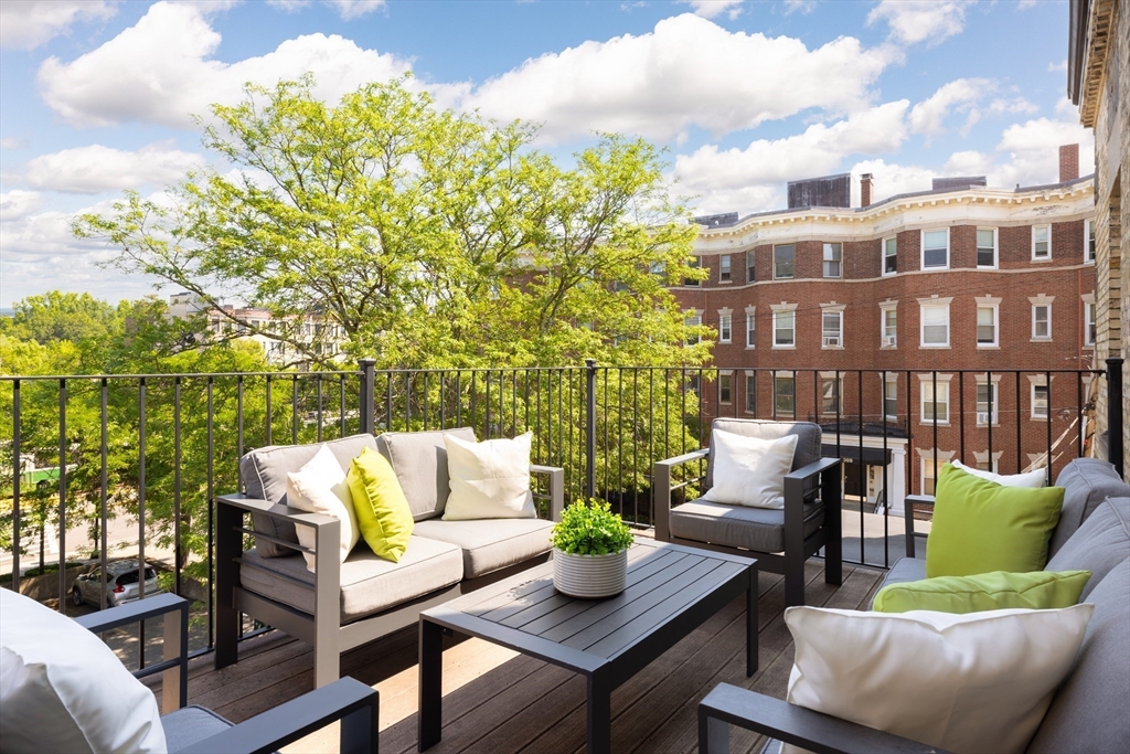 364-366 Tappan Street 3