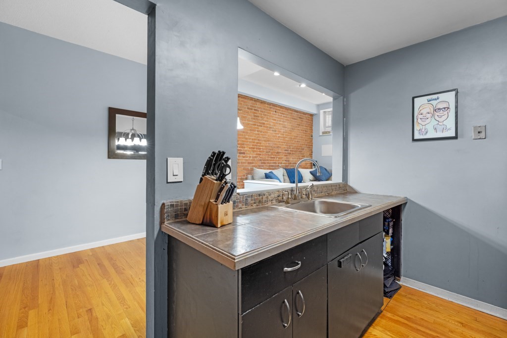 80 Beaumont St 101