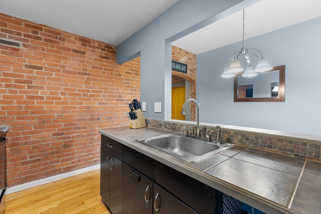 80 Beaumont St 101