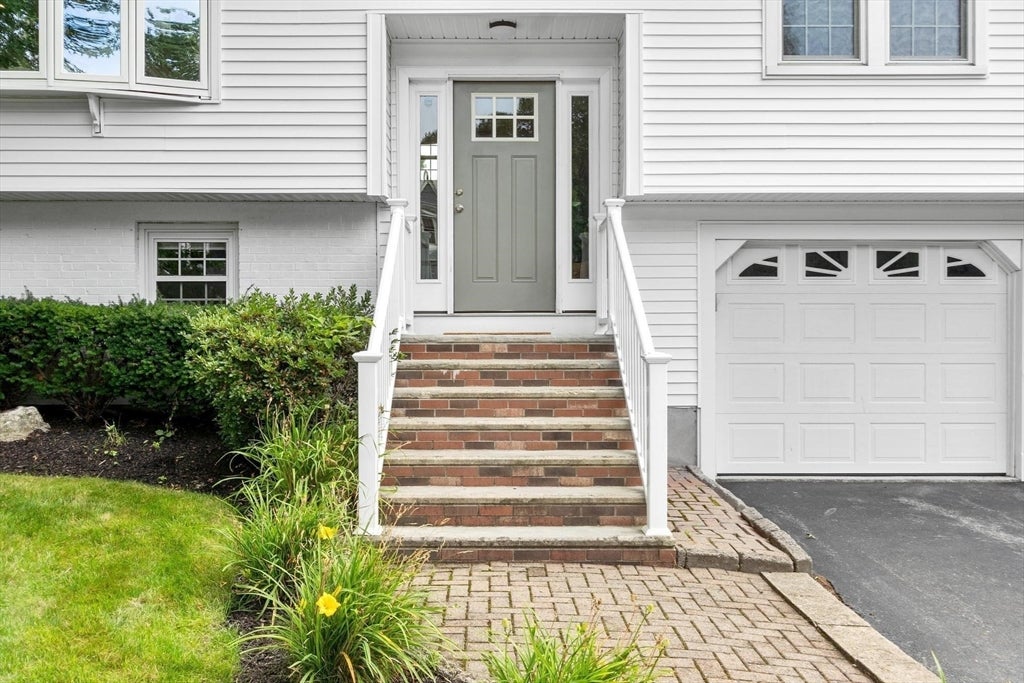 27 Hapgood Way