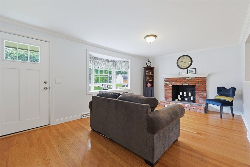 6 Young Ave, North Attleboro, MA Photo #2
