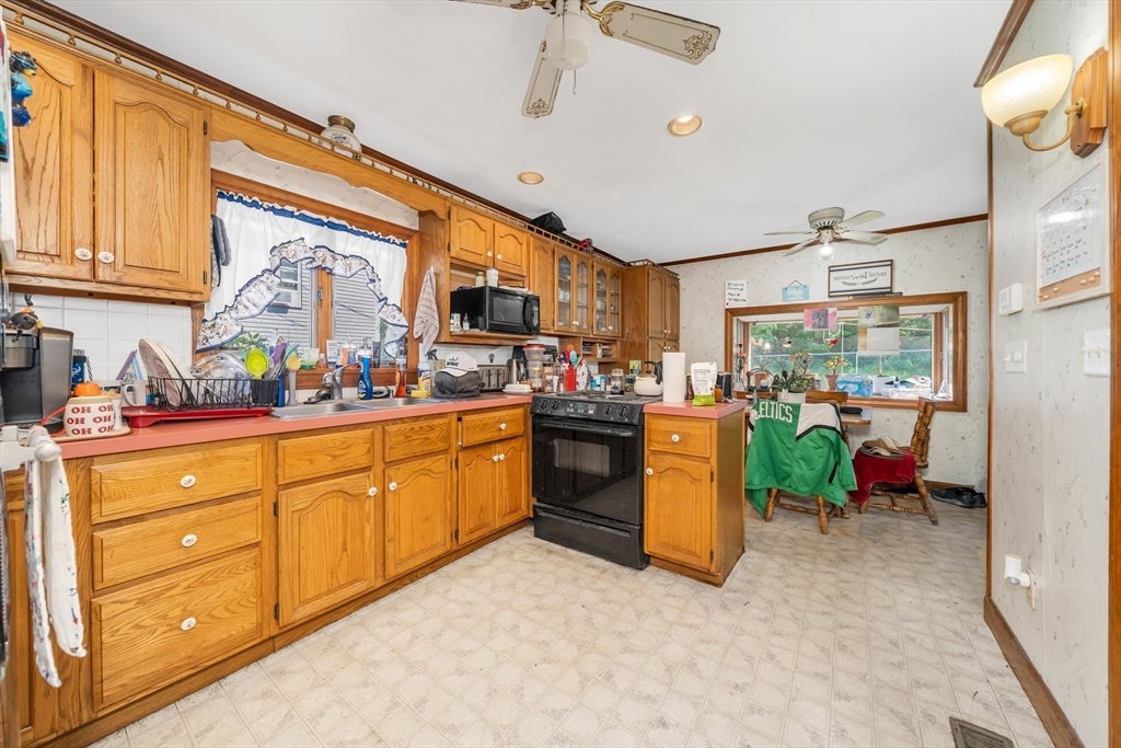 4 Fairview Ave, Amesbury, MA, 4 Fairview Ave, Amesbury, MA Photo #15