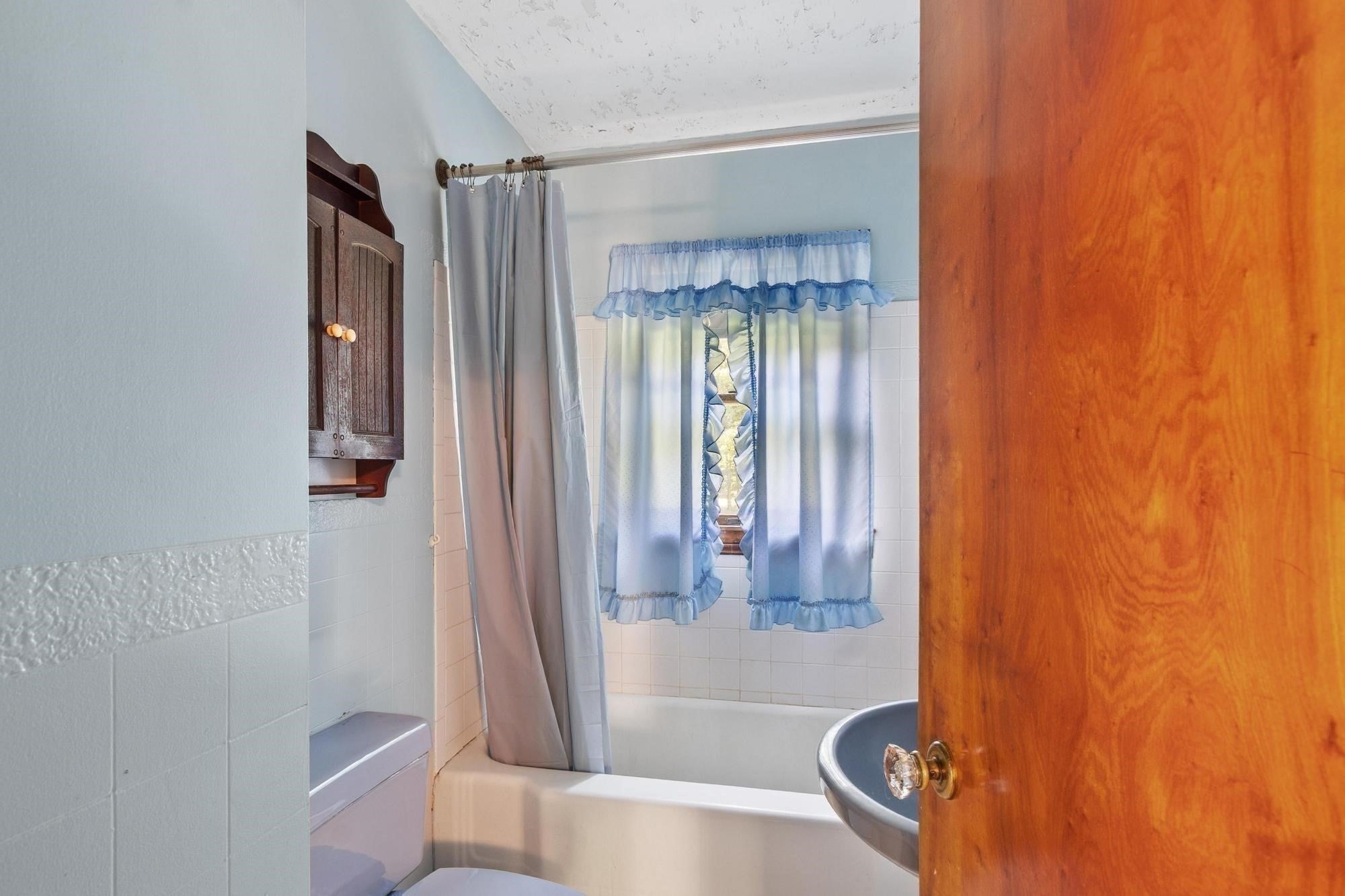 95 West Street, Lunenburg, MA Photo #8