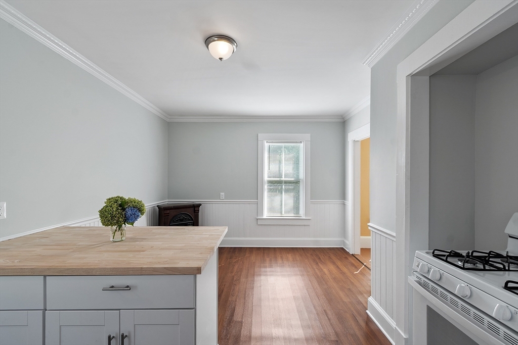 29 River Road 3