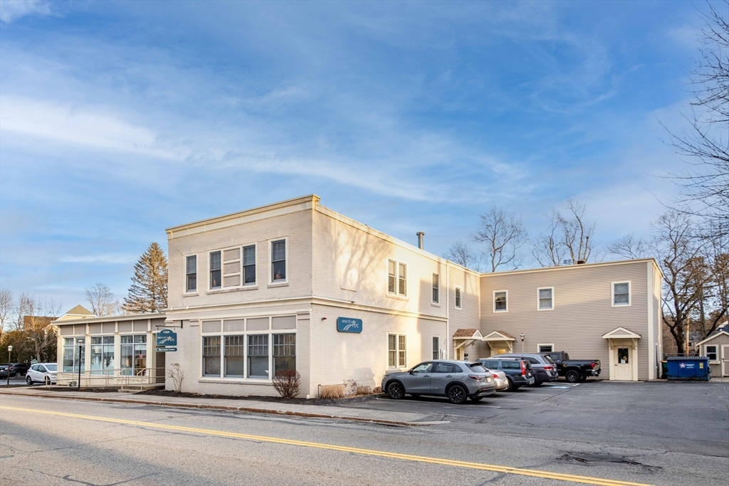 1269 Main St