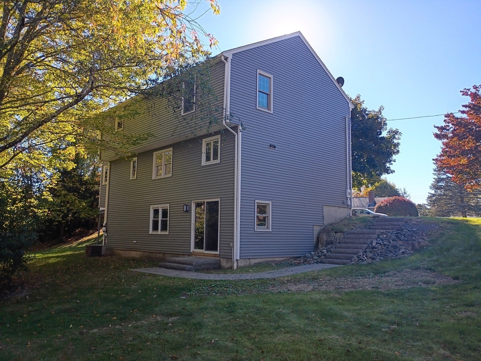 599 Oakhill Ave