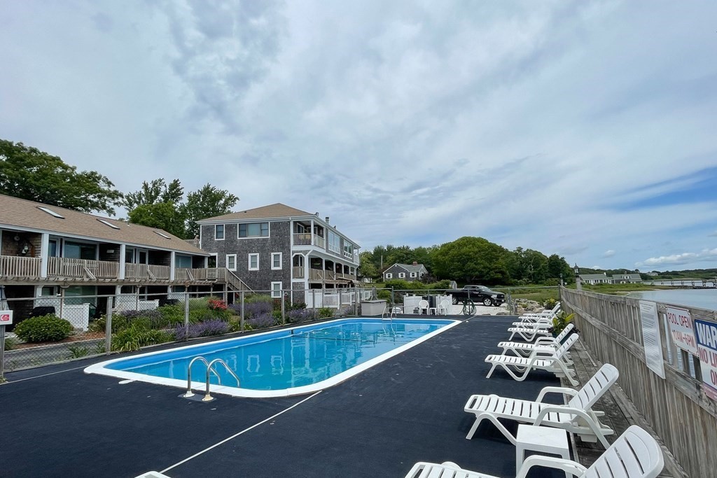 1376 Bridge Stree 16