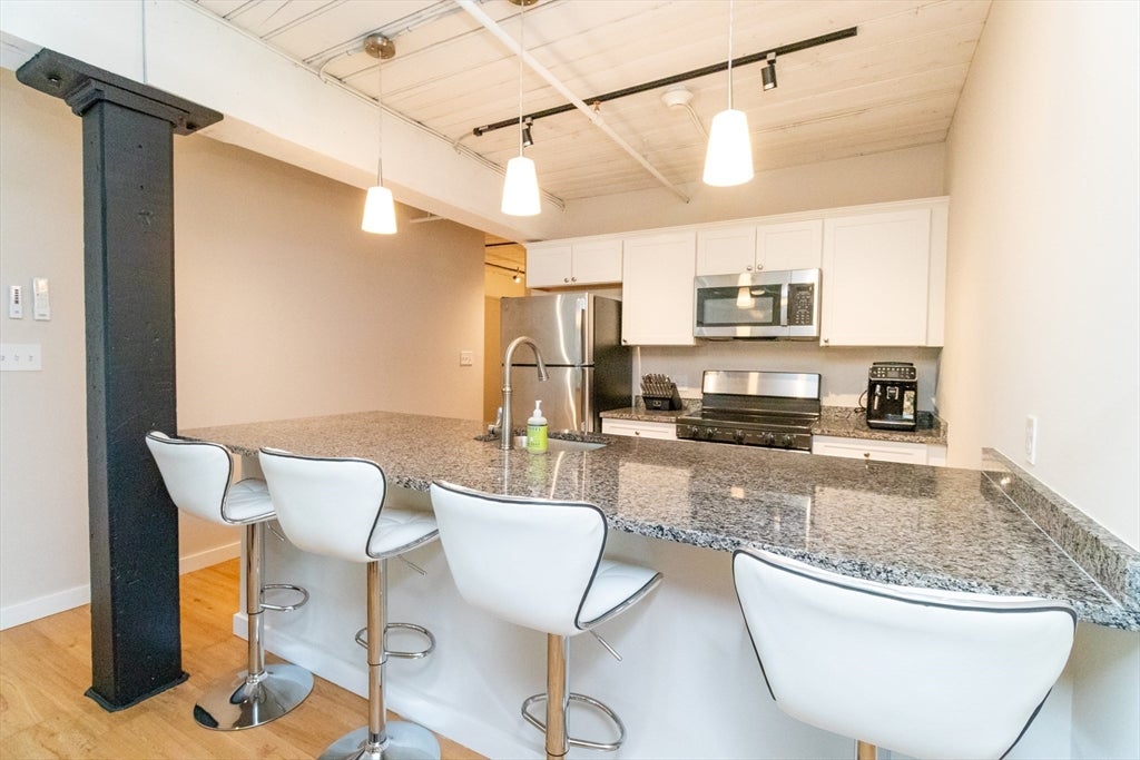 55 Sterling St #205, Clinton, MA, 55 Sterling St #205, Clinton, MA Photo #4