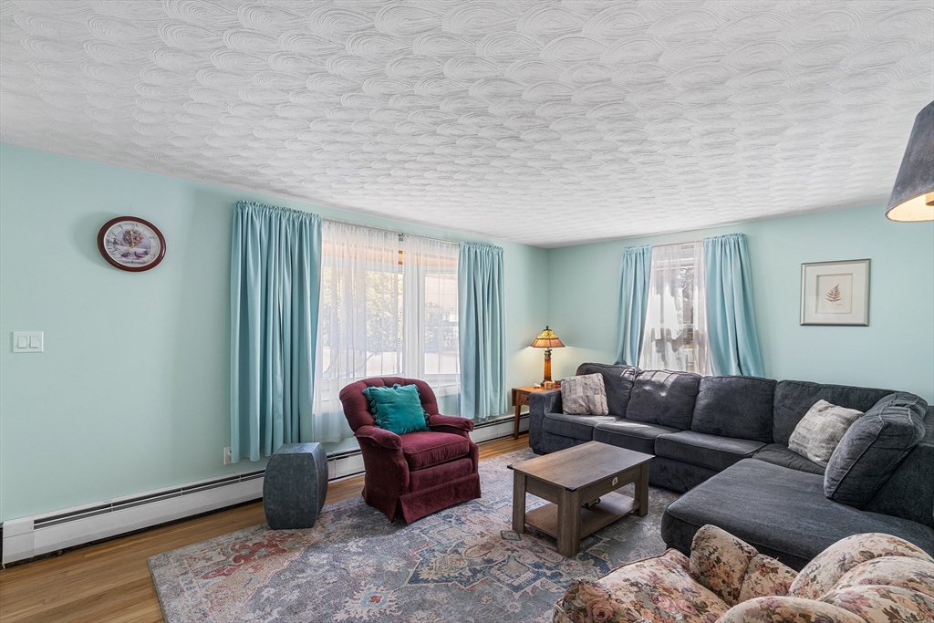 5 Benson Rd