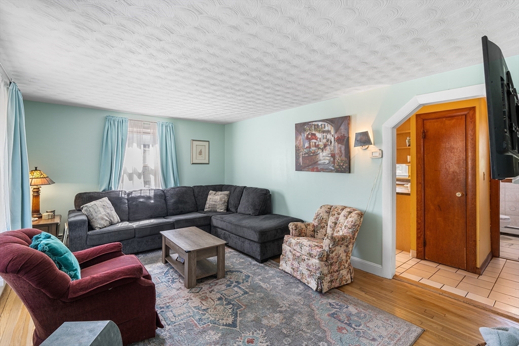 5 Benson Rd