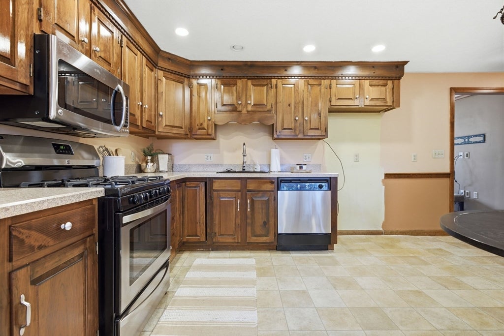 75 Cotuit St #1, North Andover, MA, 75 Cotuit St #1, North Andover, MA Photo #3