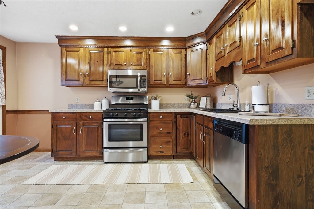 75 Cotuit St #1, North Andover, MA, 75 Cotuit St #1, North Andover, MA Photo #2