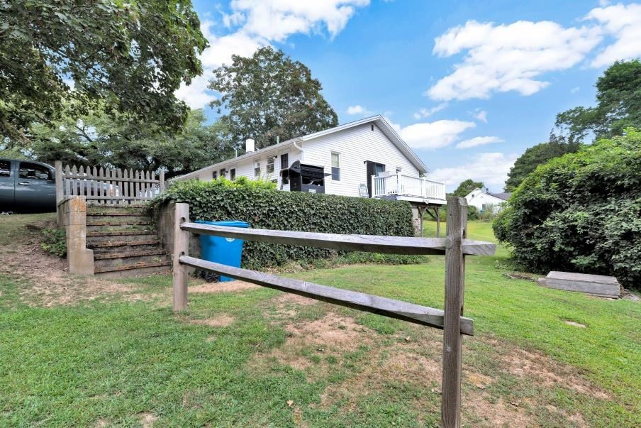 371 Teaticket Hwy