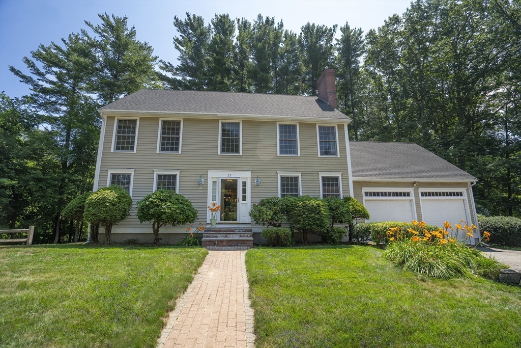 23 Willowdale Dr