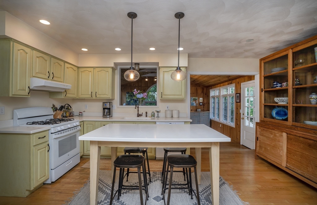 23 Willowdale Dr