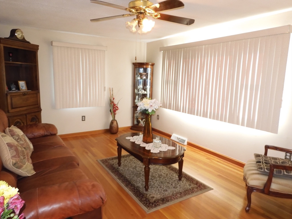 22 Derry Rd
