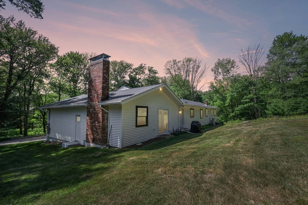 13 Meetinghouse Hill Road