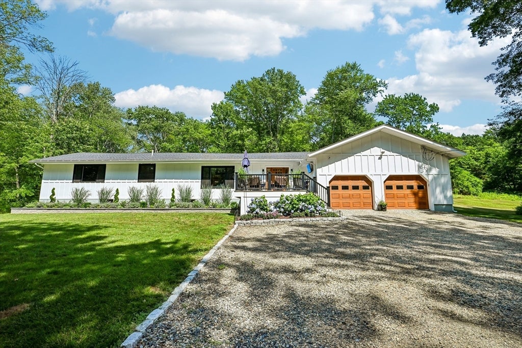 13 Meetinghouse Hill Road