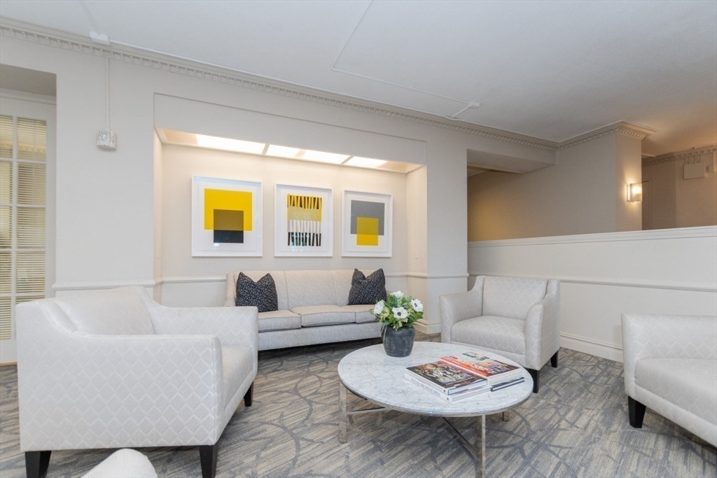 280 Boylston St 710