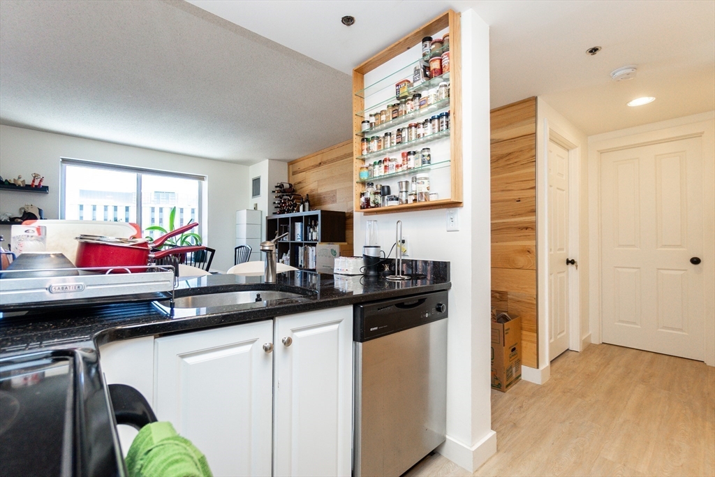 8-12 Museum Way 1302