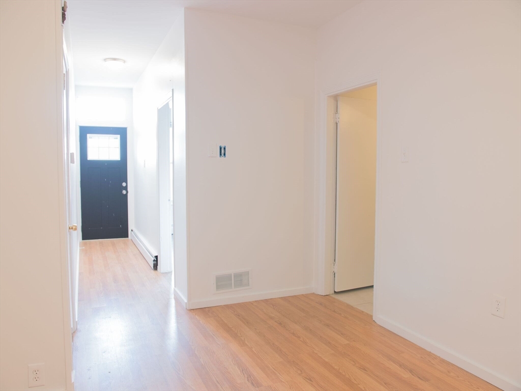 186 Emerson Street 1