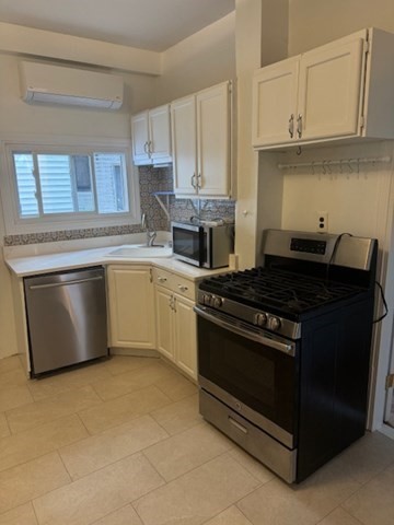 186 Emerson Street 1