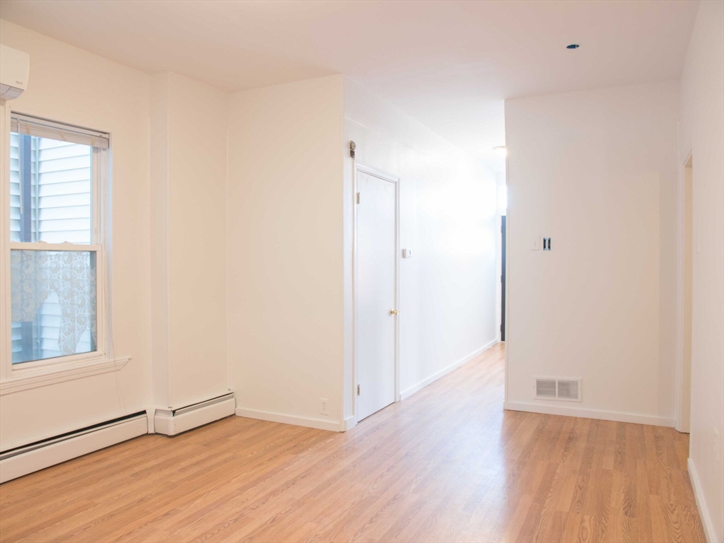 186 Emerson Street 1