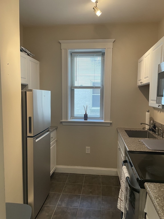 1677 Commonwealth Ave #8, Boston, MA Photo #7