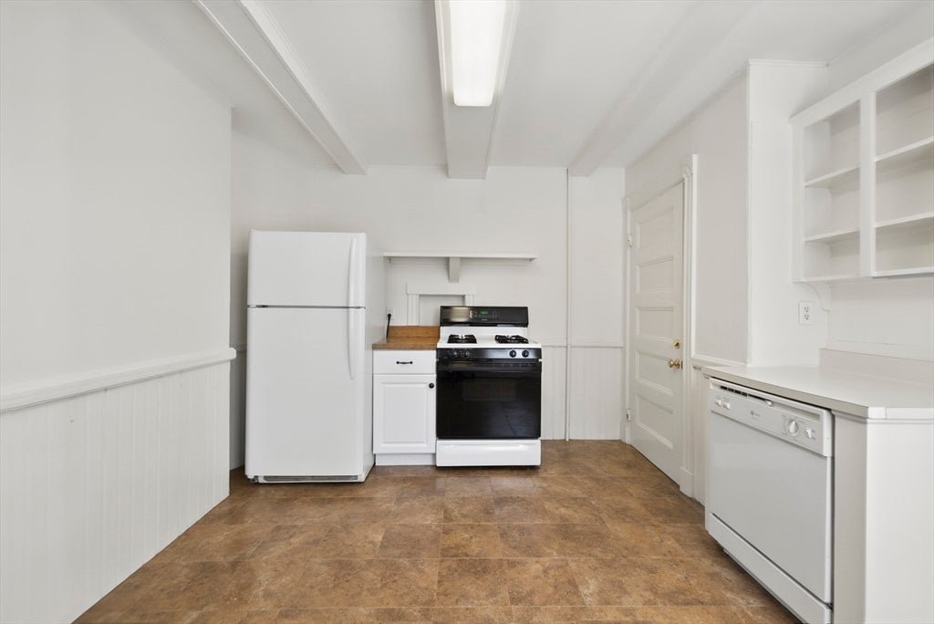 81 Avon ST #1, Somerville, MA Photo #12
