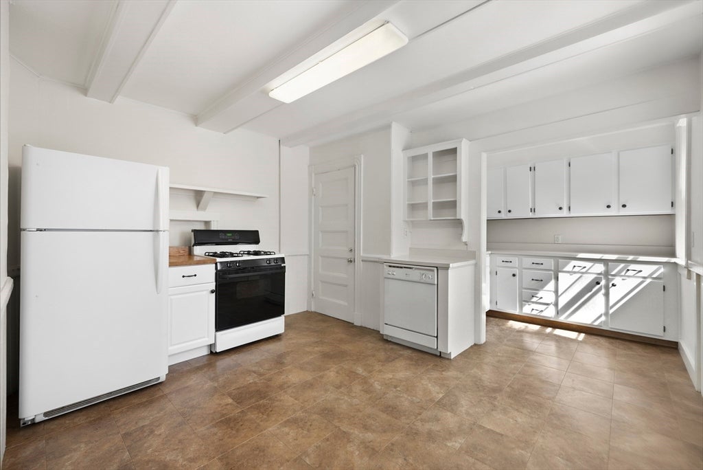 81 Avon ST #1, Somerville, MA Photo #11