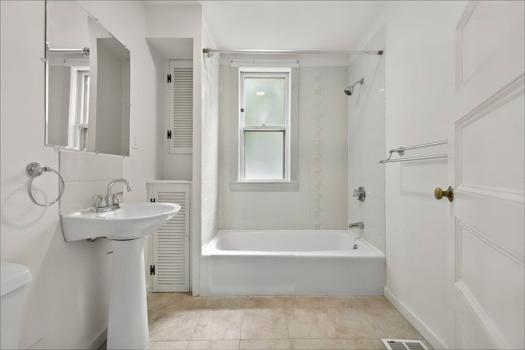 81 Avon ST #1, Somerville, MA Photo #15