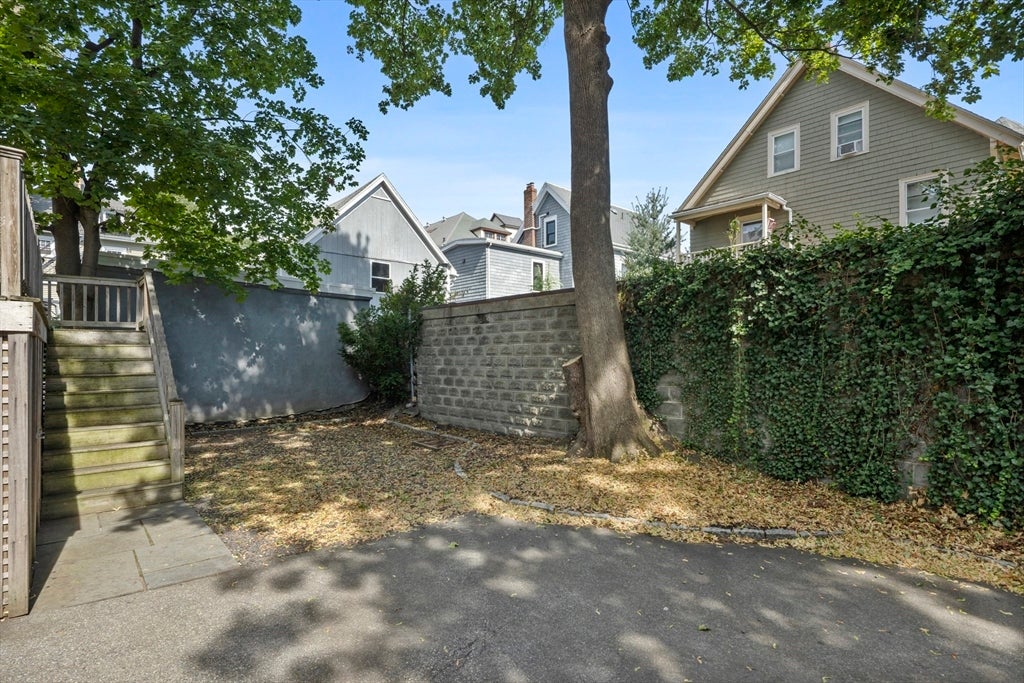81 Avon ST #1, Somerville, MA Photo #24